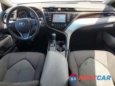 Zdjęcie 8 z 12 samochodu: 2018 TOYOTA CAMRY LE VIN:4T1B11HK9JU650923 - miniatura