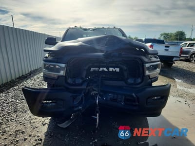 Piąte zdjęcie samochodu w środku: 2019 RAM 2500 POWERWAGON VIN:3C6TR5EJ2KG613888 - miniatura