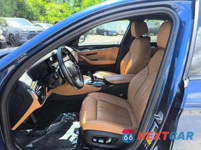 Zdjęcie 7 z 15 samochodu: 2023 BMW M550XI VIN:WBA13BK08PCN47429 - miniatura