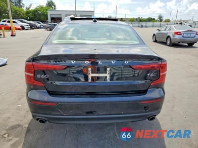 Zdjęcie 6 z 13 samochodu: 2020 VOLVO S60 VIN:7JRA22TKXLG072053 - miniatura