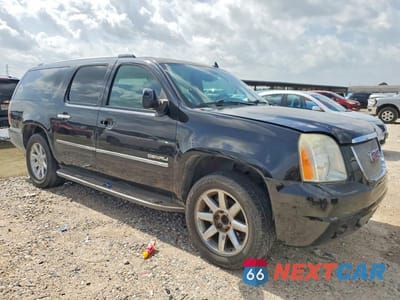 Czwarte zdjęcie samochodu z boku: 2012 GMC YUKON XL DENALI VIN:1GKS1MEFXCR234824 - miniatura