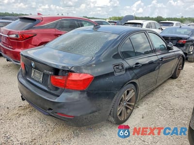 Trzecie zdjęcie samochodu z tyłu: 2012 BMW 328 I VIN:WBA3A5C59CF343175 - miniatura