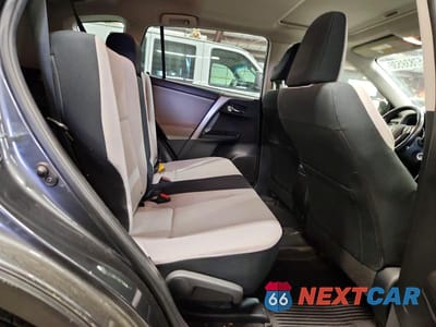 Zdjęcie 11 z 13 samochodu: 2016 TOYOTA RAV4 XLE VIN:JTMRFREV1GD190344 - miniatura