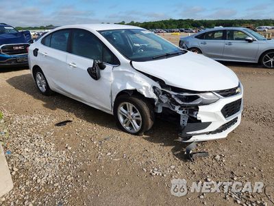 Czwarte zdjęcie samochodu z boku: 2018 CHEVROLET CRUZE LT VIN:1G1BE5SM8J7178148 - miniatura