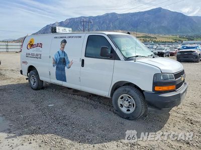 Czwarte zdjęcie samochodu z boku: 2021 CHEVROLET EXPRESS G2500 DELIVERY VAN VIN:1GCWGBFP5M1256544 - miniatura