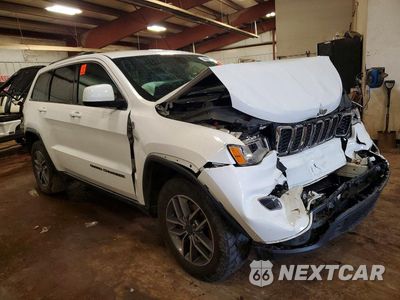 Czwarte zdjęcie samochodu z boku: 2020 JEEP GRAND CHEROKEE LAREDO VIN:1C4RJFAG4LC256602 - miniatura