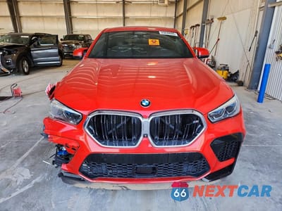 Piąte zdjęcie samochodu w środku: 2022 BMW X6 M VIN:5YMCY0C09N9L41859 - miniatura