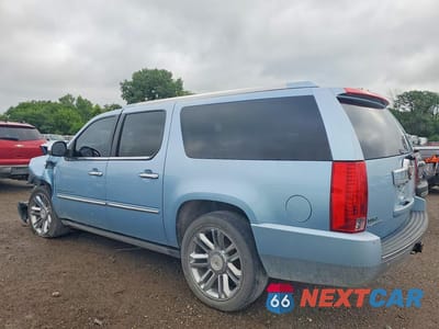 Drugie zdjęcie samochodu z przodu: 2011 CADILLAC ESCALADE ESV PLATINUM VIN:1GYS4KEF8BR260418 - miniatura