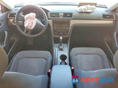 Zdjęcie 8 z 12 samochodu: 2012 VOLKSWAGEN PASSAT S VIN:1VWAH7A31CC066944 - miniatura