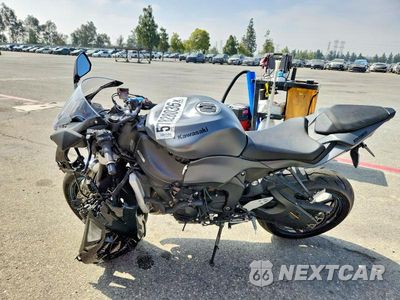Trzecie zdjęcie samochodu z tyłu: 2025 KAWASAKI ZX636 K VIN:JKBZXJJ14SA022053 - miniatura