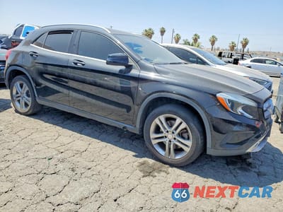 Czwarte zdjęcie samochodu z boku: 2017 MERCEDES-BENZ GLA 250 4MATIC VIN:WDCTG4GB8HJ335921 - miniatura
