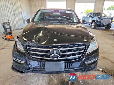 Piąte zdjęcie samochodu w środku: 2014 MERCEDES-BENZ ML 350 4MATIC VIN:4JGDA5HB2EA310116 - miniatura