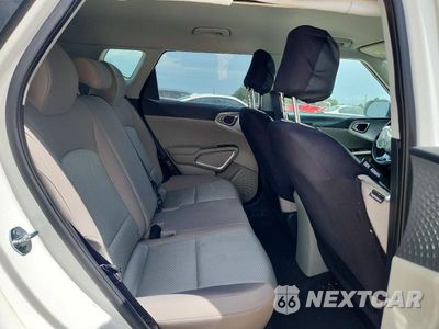 Zdjęcie 10 z 12 samochodu: 2025 KIA SOUL LX VIN:KNDJ23AU2S7958438 - miniatura