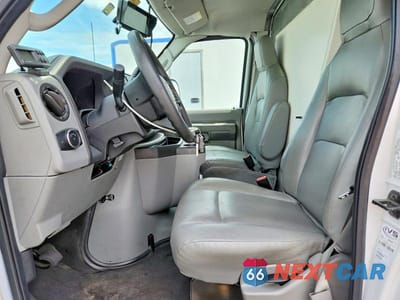 Zdjęcie 7 z 13 samochodu: 2023 FORD E350 REFRIGERATED BOX TRUCK VIN:1FDWE3FK3PDD14715 - miniatura