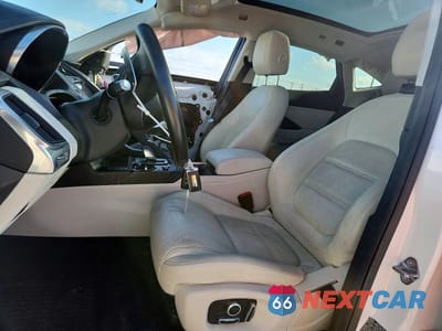 Zdjęcie 7 z 14 samochodu: 2021 JAGUAR E-PACE SE VIN:SADFP2FX0M1024292 - miniatura
