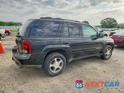 Trzecie zdjęcie samochodu z tyłu: 2004 CHEVROLET TRAILBLAZER LS VIN:1GNDT13S442208928 - miniatura