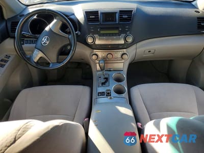Zdjęcie 8 z 13 samochodu: 2009 TOYOTA HIGHLANDER BASE VIN:JTEES41A692148343 - miniatura