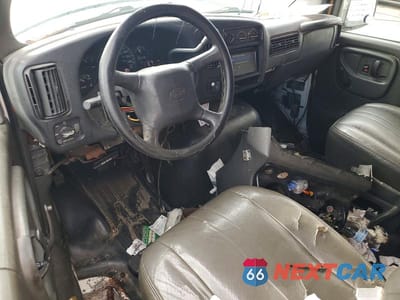 Zdjęcie 8 z 13 samochodu: 2002 CHEVROLET EXPRESS G2500 VIN:1GCFG25M521112187 - miniatura