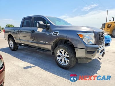 Czwarte zdjęcie samochodu z boku: 2022 NISSAN TITAN XD SV VIN:1N6AA1FB6NN100112 - miniatura
