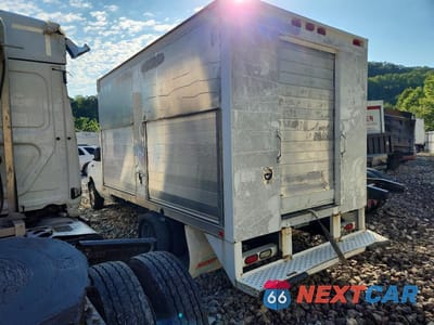 Drugie zdjęcie samochodu z przodu: 2013 FORD E450 REFRIGERATED DELIVERY TRUCK VIN:1FDXE4FL9DDA75041 - miniatura