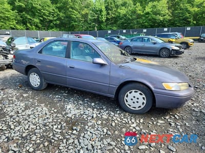 Czwarte zdjęcie samochodu z boku: 1998 TOYOTA CAMRY LE VIN:4T1BG22K6WU244294 - miniatura