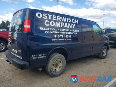 Trzecie zdjęcie samochodu z tyłu: 2015 GMC SAVANA G3500 DELIVERY VAN VIN:1GTZ7TCGXF1214848 - miniatura
