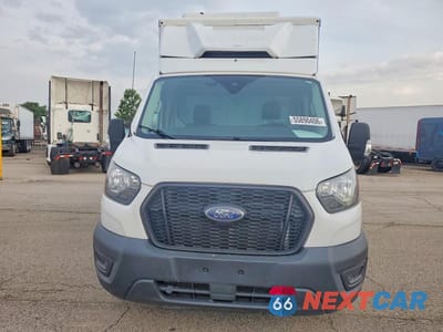 Piąte zdjęcie samochodu w środku: 2020 FORD TRANSIT DELIVERY TRUCK VIN:1FDBW5Z87LKB36790 - miniatura