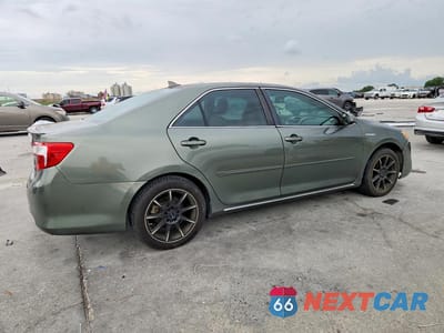 Trzecie zdjęcie samochodu z tyłu: 2012 TOYOTA CAMRY HYBRID XLE VIN:4T1BD1FK7CU034120 - miniatura