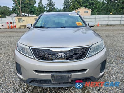 Piąte zdjęcie samochodu w środku: 2015 KIA SORENTO LX VIN:5XYKTDA77FG653771 - miniatura