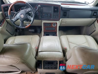 Zdjęcie 8 z 13 samochodu: 2005 CADILLAC ESCALADE ESV VIN:3GYFK66N15G127198 - miniatura