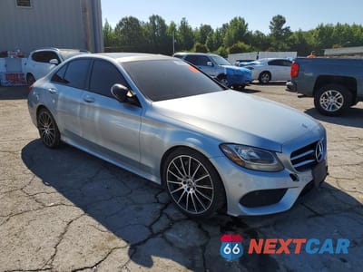 Czwarte zdjęcie samochodu z boku: 2017 MERCEDES-BENZ C 300 VIN:55SWF4JB4HU211780 - miniatura