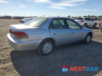 Trzecie zdjęcie samochodu z tyłu: 2002 HONDA ACCORD LX VIN:1HGCG66502A143320 - miniatura