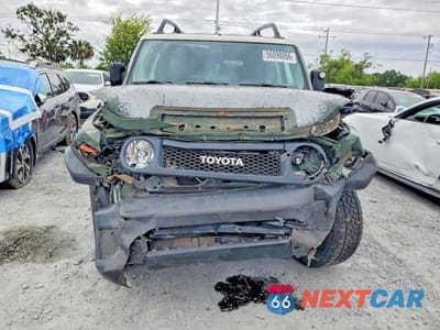 Piąte zdjęcie samochodu w środku: 2010 TOYOTA FJ CRUISER BASE VIN:JTEBU4BF1AK075426 - miniatura
