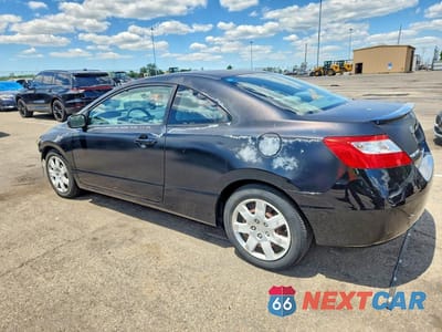 Drugie zdjęcie samochodu z przodu: 2010 HONDA CIVIC LX VIN:2HGFG1B62AH520602 - miniatura