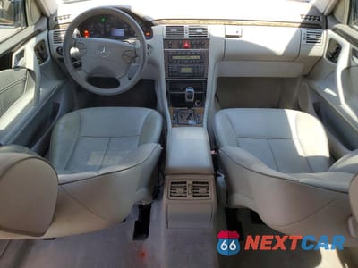 Zdjęcie 8 z 12 samochodu: 2002 MERCEDES-BENZ E 320 4MATIC VIN:WDBJF82J62X072000 - miniatura