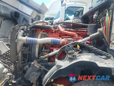 Zdjęcie 7 z 10 samochodu: 2018 VOLVO VNL SEMI TRUCK VIN:4V4N39TG8JN892761 - miniatura