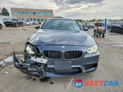 Piąte zdjęcie samochodu w środku: 2013 BMW M5 VIN:WBSFV9C50DC773801 - miniatura