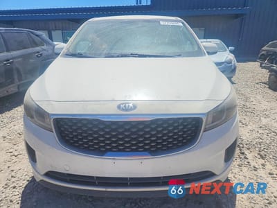 Piąte zdjęcie samochodu w środku: 2016 KIA SEDONA LX VIN:KNDMB5C12G6092216 - miniatura