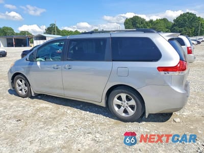 Drugie zdjęcie samochodu z przodu: 2011 TOYOTA SIENNA LE VIN:5TDKK3DC0BS154345 - miniatura