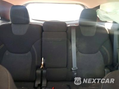 Zdjęcie 10 z 13 samochodu: 2017 JEEP CHEROKEE LATITUDE VIN:1C4PJLCB4HW573325 - miniatura