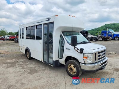 2016 FORD ECONOLINE E350 SUPER DUTY CUTAWAY VAN 1FDEE3FS5GDC58241 - główne zdjęcie licytacji z USA - miniatura