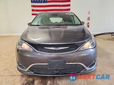 Piąte zdjęcie samochodu w środku: 2020 CHRYSLER PACIFICA TOURING VIN:2C4RC1FG1LR222663 - miniatura