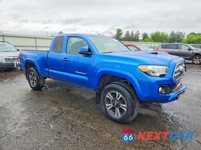 Czwarte zdjęcie samochodu z boku: 2017 TOYOTA TACOMA TRD SPORT VIN:5TFSZ5ANXHX047514 - miniatura