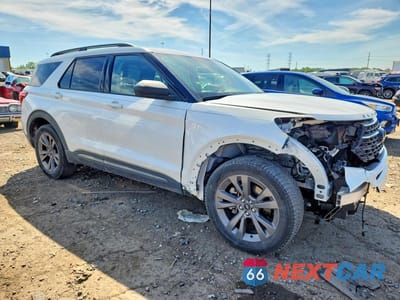 Czwarte zdjęcie samochodu z boku: 2021 FORD EXPLORER XLT VIN:1FMSK8DH0MGA04169 - miniatura