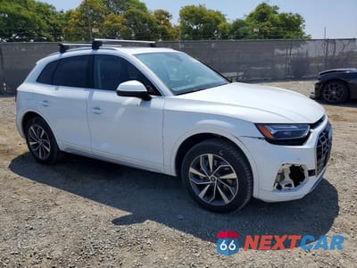 Czwarte zdjęcie samochodu z boku: 2021 AUDI Q5 PREMIUM PLUS VIN:WA1BAAFY9M2019448 - miniatura