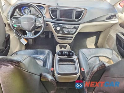 Zdjęcie 8 z 13 samochodu: 2019 CHRYSLER PACIFICA TOURING L VIN:2C4RC1BG7KR731614 - miniatura