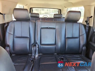 Zdjęcie 10 z 13 samochodu: 2014 CHEVROLET SUBURBAN C1500 LT VIN:1GNSCJE0XER239421 - miniatura