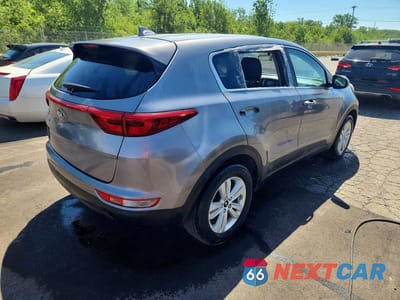 Trzecie zdjęcie samochodu z tyłu: 2017 KIA SPORTAGE LX VIN:KNDPM3AC8H7208921 - miniatura