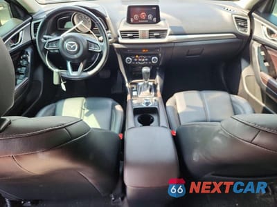 Zdjęcie 8 z 12 samochodu: 2018 MAZDA 3 TOURING VIN:3MZBN1L34JM271578 - miniatura