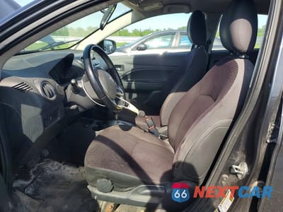 Zdjęcie 7 z 12 samochodu: 2014 MITSUBISHI MIRAGE ES VIN:ML32A4HJ9EH015845 - miniatura